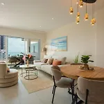 Silver Tower 8b *